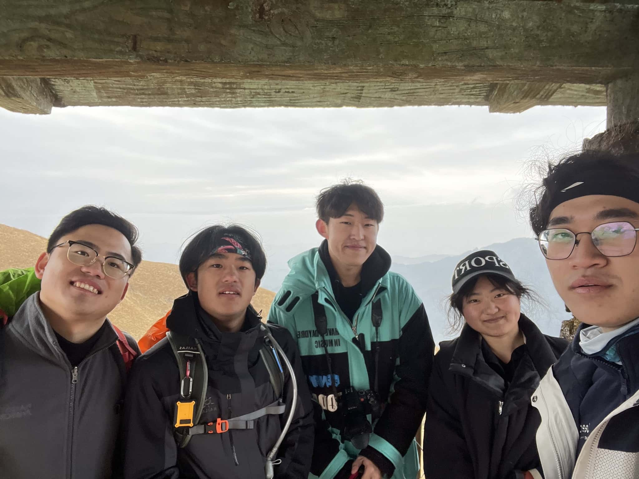 偷懒在最后不想走的五人