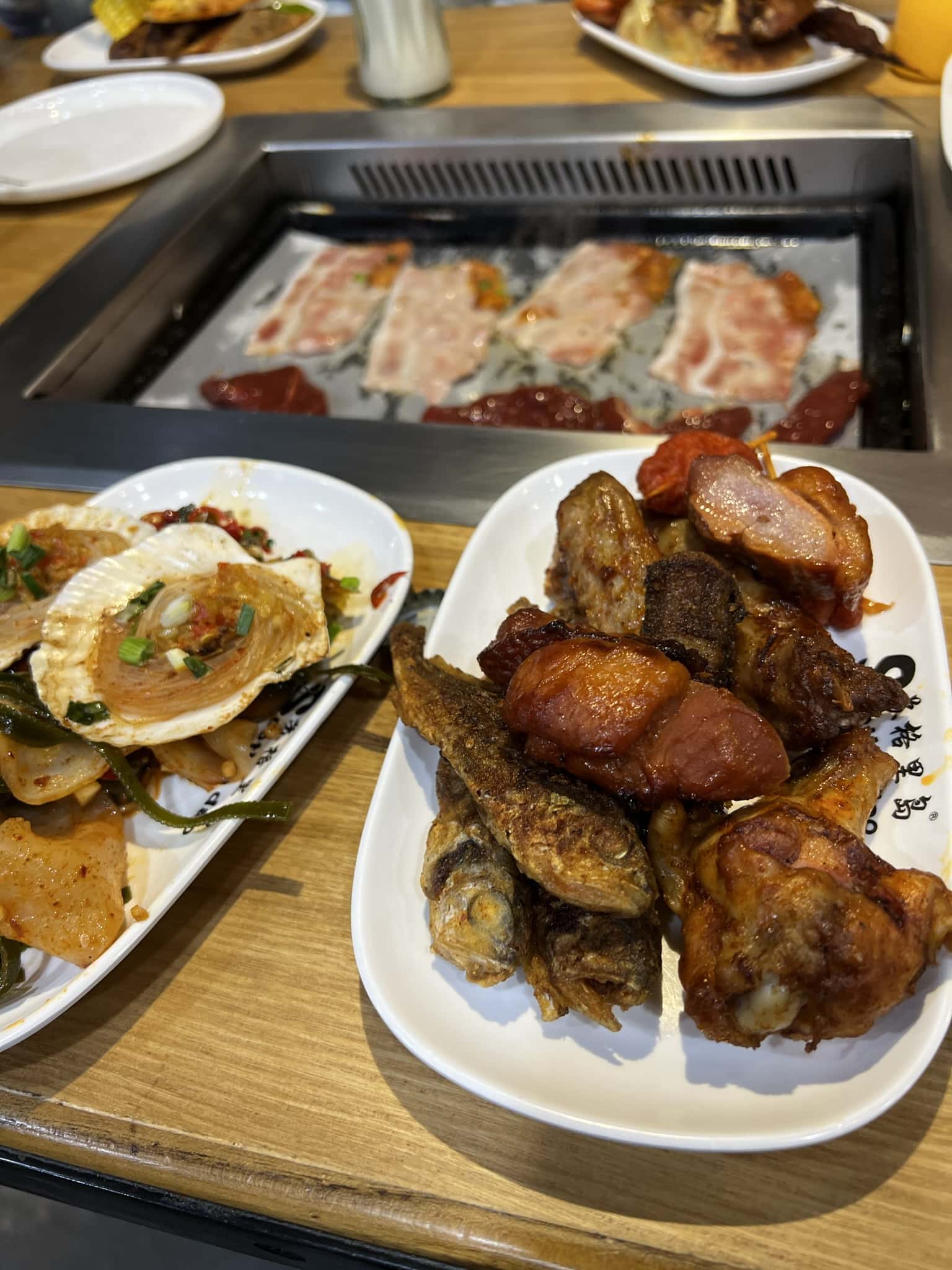 下山之后，大家一起吃了自助——这几天吃的最好的一顿饭